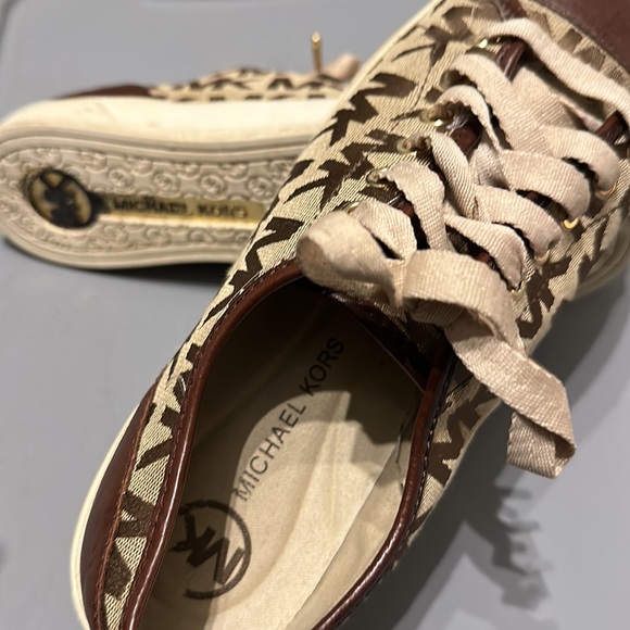 Michael Kors Logo Sneakers City Signature Monogram MK Women's Size 9M Brown/Tan - Picture 4 of 8